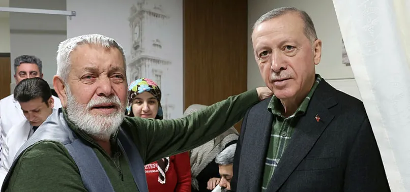 Başkan Erdoğan depremzedeleri ziyaret etti! Çam ve Sakura Şehir Hastanesi'nde özel anlar...