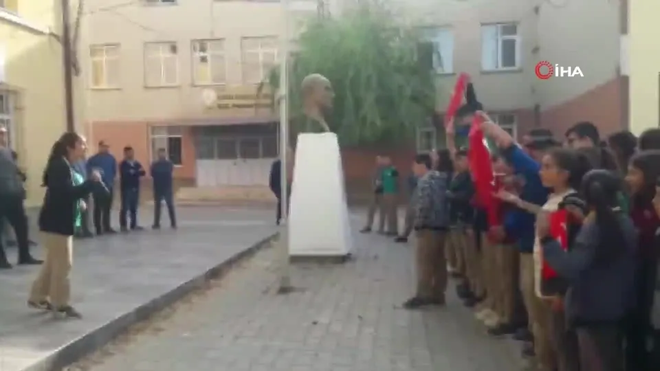 Sivas’ta öğrencilerden Komando Marşı