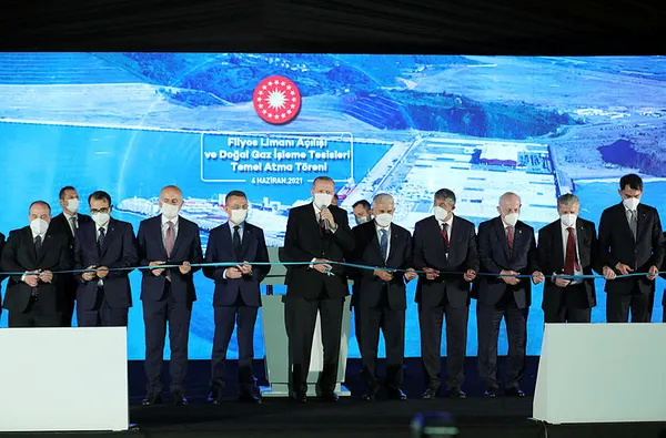 Ulaştırma ve Altyapı Bakanı Adil Karaismailoğlu: Filyos Limanı önemli bir üs olacak - 4