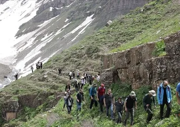 Hakkari'de öğrenciler doğa yürüyüşü yaptı