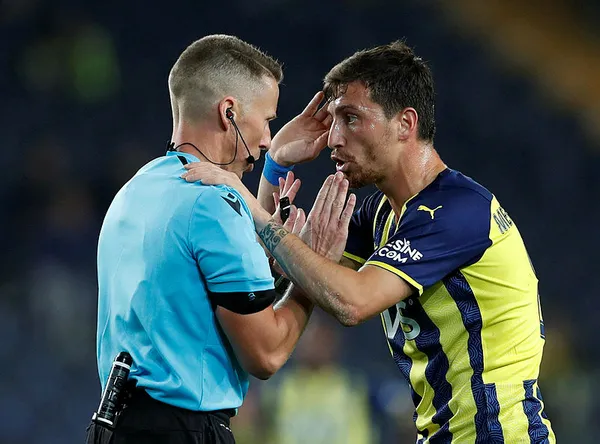 Fenerbahçeli Mert Hakan Yandaş’tan Galatasaray derbisi mesajı