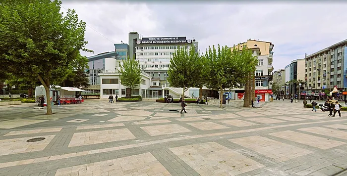 CHP’li Denizli Büyükşehir Belediyesinin atamaları tepki topladı: Elektrikçi, köfteci, eczacı kalfası yüksek maaşla koordinatör oldu