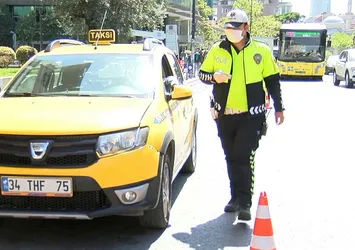 Şişli'de taksilerde koronavirüs denetimi