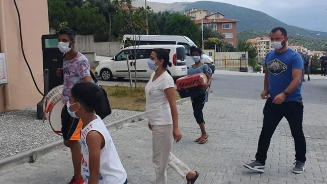 Bursa’da koranavirüse inat göbek atan ve teşvik eden 6 kişi gözaltına alındı - 3