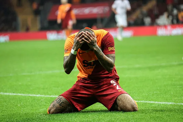 galatasaray-abdli-futbolcusu-yedlin-ile-yollarini-ayirdi-1643217635733.jpg Galatasaray, ABD'li futbolcusu Yedlin ile yollarını ayırdı - 1