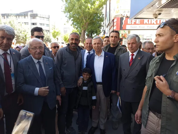 CHP’li Ankara Büyükşehir Belediye Başkanı Mansur Yavaş’tan Van’da Selahattin Demirtaş’a destek!