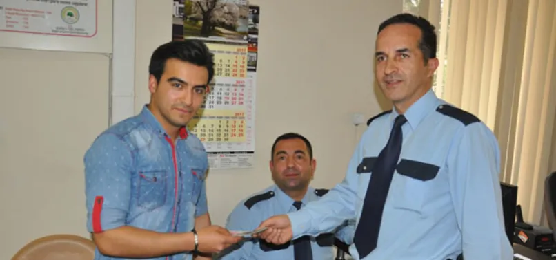 Bulduğu parayı polise teslim etti