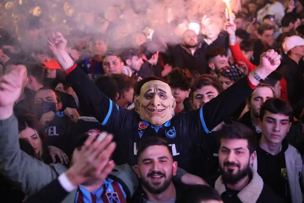 Trabzonspor'da tarihi şampiyonluk heyecanı! Taraftarlara önemli uyarı - 5