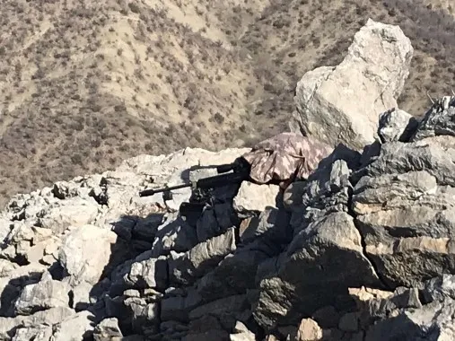 Diyarbakır'da terör örgütü PKK’nın 8 sığınağı imha edildi! Glock marka silah dikkat çekti - 4