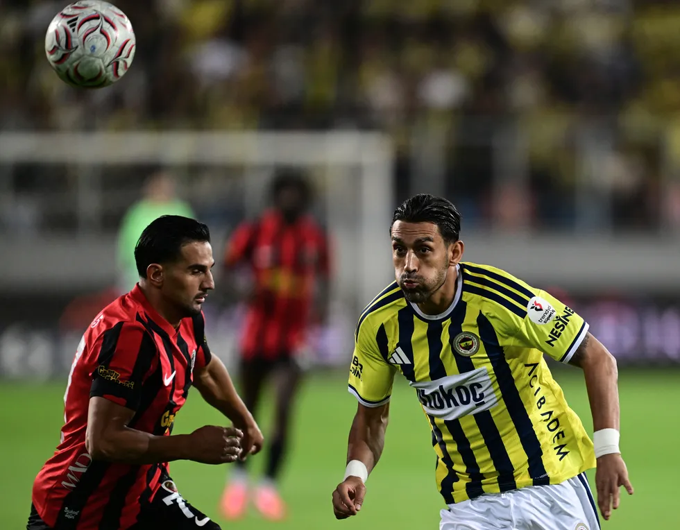 canli-genclerbirligi-fenerbahce-1786823872061.jpg Kanarya perdeyi mağlubiyetle açtı! Maç sonucu: Gençlerbirliği 2-1 Fenerbahçe - 1