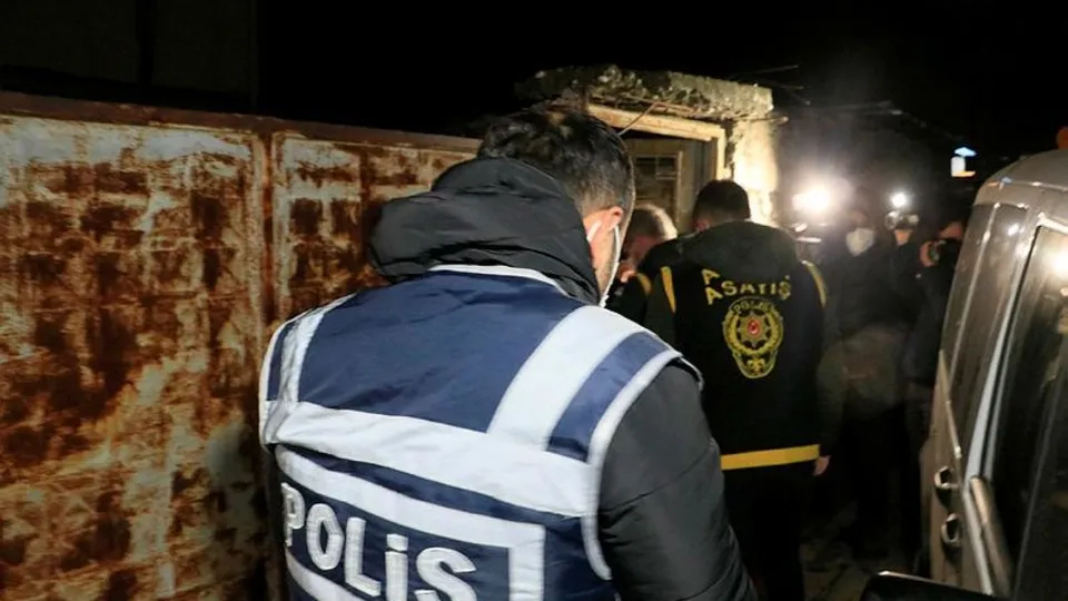 Adana’da 90 firari için şafak operasyonu!