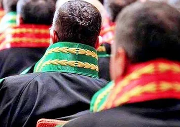 Savcı, Ağır Ceza Başkanı'nı darbetti!