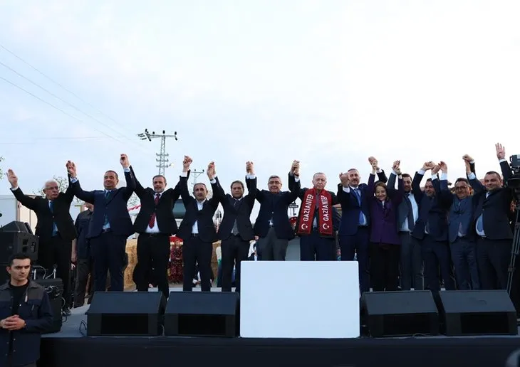 Başkan Erdoğan Gaziantep'te köy evinde vatandaşlarla bir araya geldi