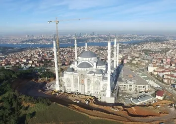 Yapımında sona yaklaşılan Çamlıca Camii havadan görüntülendi