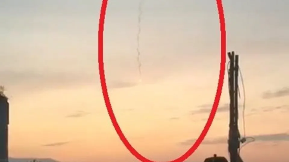 Gökyüzünde endişelendiren cisim! Kimse ne olduğunu anlayamadı: Bomba sandık