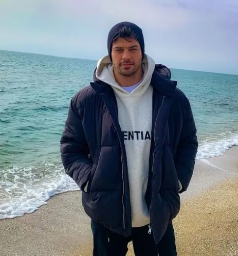 Hadise ile 5 aylık evliliği biten Mehmet Dinçerler fena yakalandı! Bakın hangi ünlü isimle görüntülendi