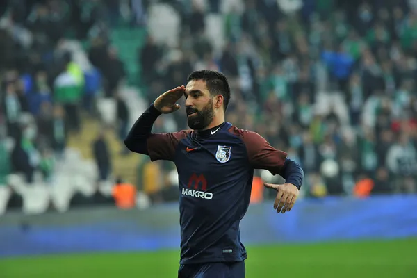 Medipol Başakşehir Bursaspor'u 3 farkla yendi ve liderliğe yeniden oturdu - 1