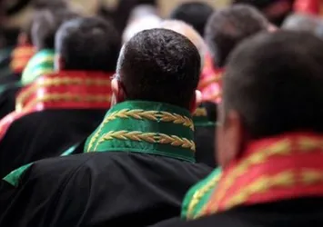 FETÖ soruşturmalarında 51 hakim ve savcı firarda