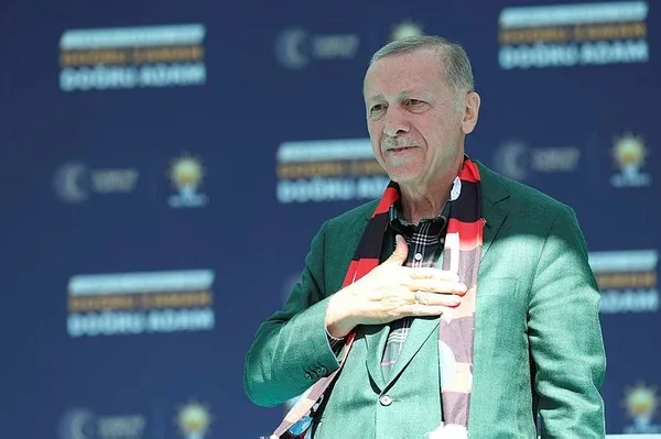 baskan-erdogandan-vanda-7liye-sert-sozler-masanin-basinda-kilicdaroglu-yok-1683291951974.jpeg Başkan Erdoğan'dan Van'da 7'liye sert sözler: Masanın başında Kılıçdaroğlu yok - 3