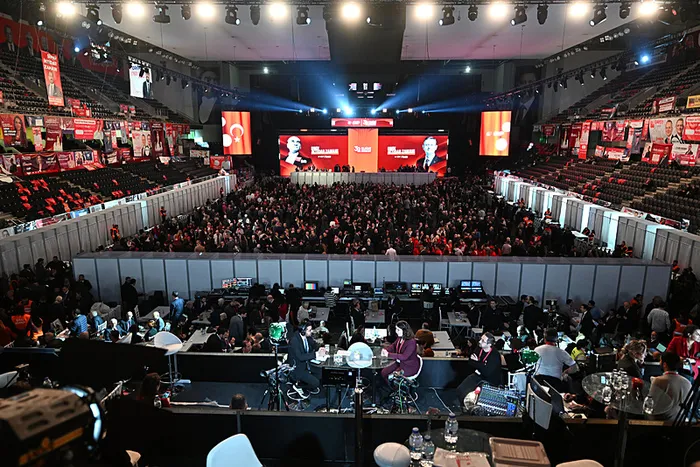 Özgür Özel’den 12 isme veto! CHP’nin yeni parti meclisi belli oldu