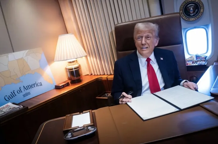 Katar’dan Trump’a gökyüzünde servet: Doha’nın hediye ettiği 747’nin ayrıntıları ortaya çıktı! Lüks için güvenliğini ikinci plana mı atacak?