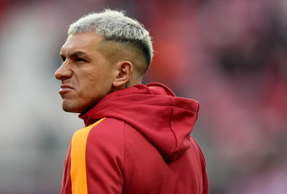 galatasarayin-yildizi-torreiraya-yumruklu-saldiri-sosyal-medyadan-takiple-saldiriyi-planladi-1778650642918.jpg Lucas Torreira