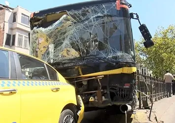 Beyoğlu'nda freni boşalan ve araca vuran İETT otobüsünün sürücüsü gözaltında