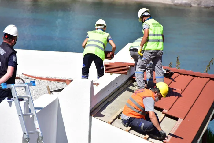 Son dakika: Yılmaz Özdil’in kaçak villası için mahkemeden skandal karar! Yıkım durduruldu