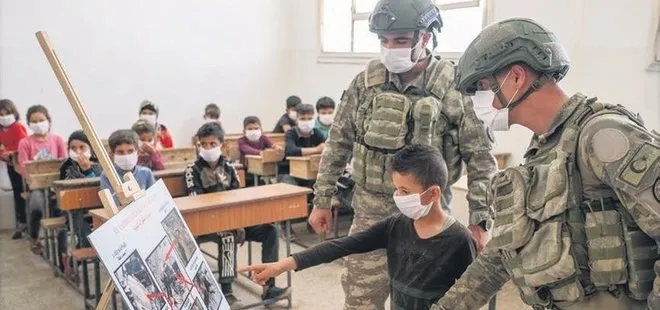 Mehmetçik’ten çocuklara hayat kurtaran ders! Okul okul gezerek öğretiyorlar