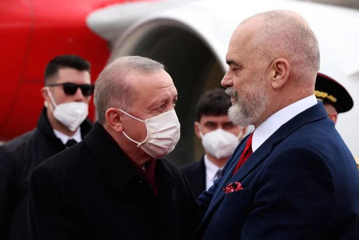 Son dakika: Başkan Erdoğan’dan Arnavutluk’ta deprem konutları teslim töreninde önemli açıklamalar