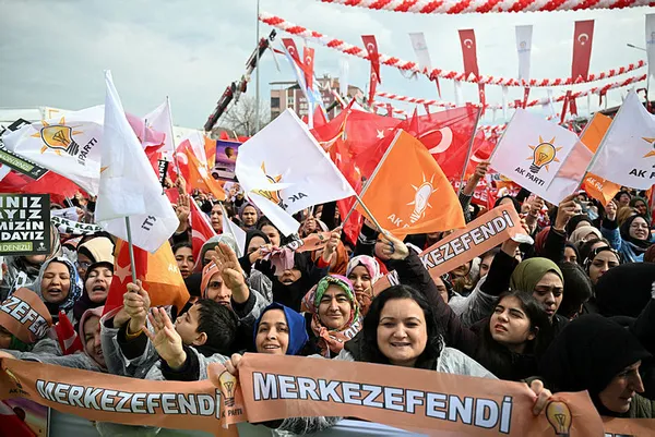 Denizli’de toplu açılış töreni: Başkan Erdoğan’dan muhalefete Yeter! Söz milletin afişi tepkisi