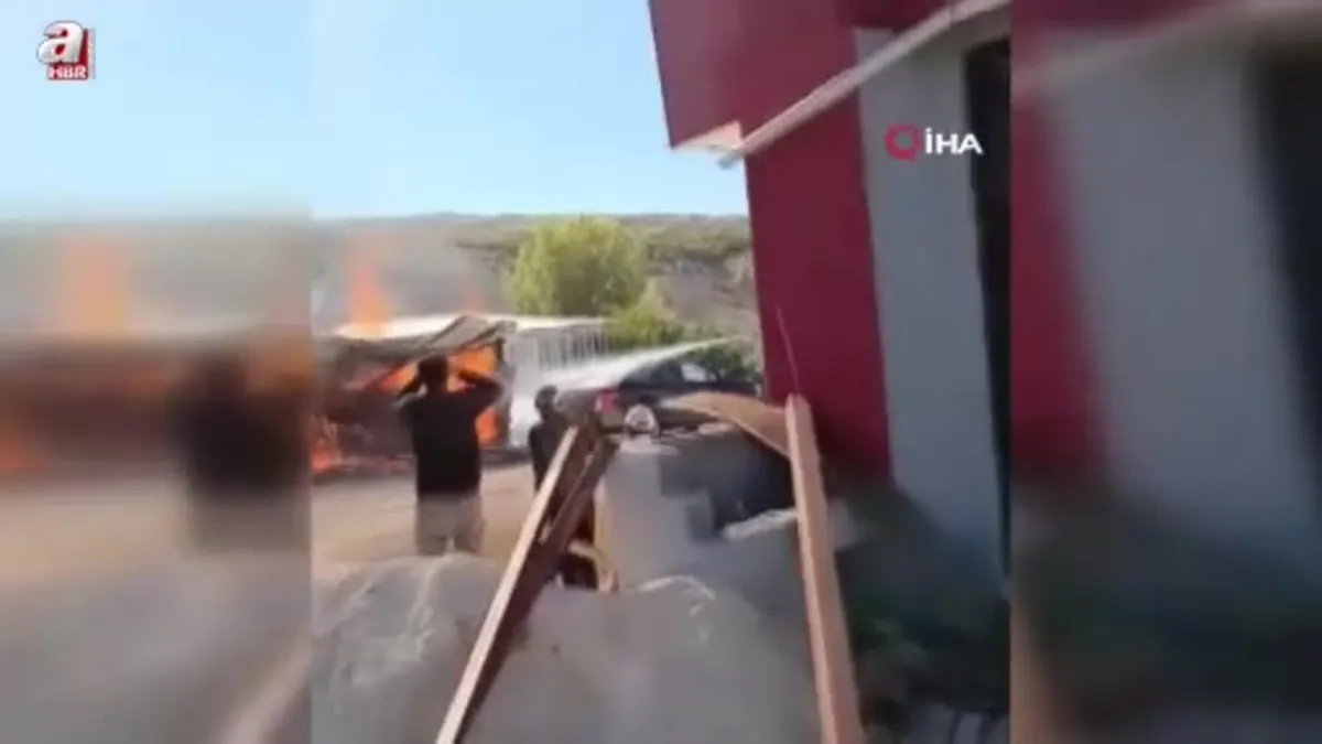 Malatya'da kereste deposunda korkutan yangın