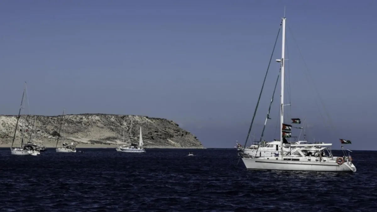 Gazze'ye ulaşmaya son 150 mil! İtalyan firkateyninden Küresel Sumud Filosu'ndan sabotaj: Gemiden inme çağrısı yapıldı