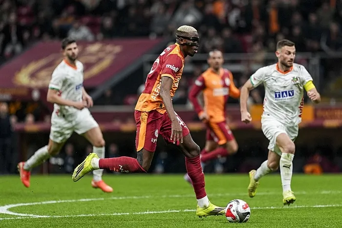 juventusa-attigi-golden-sonra-neden-sevinmedi-osimhen-tartismalara-yanit-verdi-1772311344767.jpeg Juventus’a attığı golden sonra neden sevinmedi? Osimhen tartışmalara yanıt verdi - 1