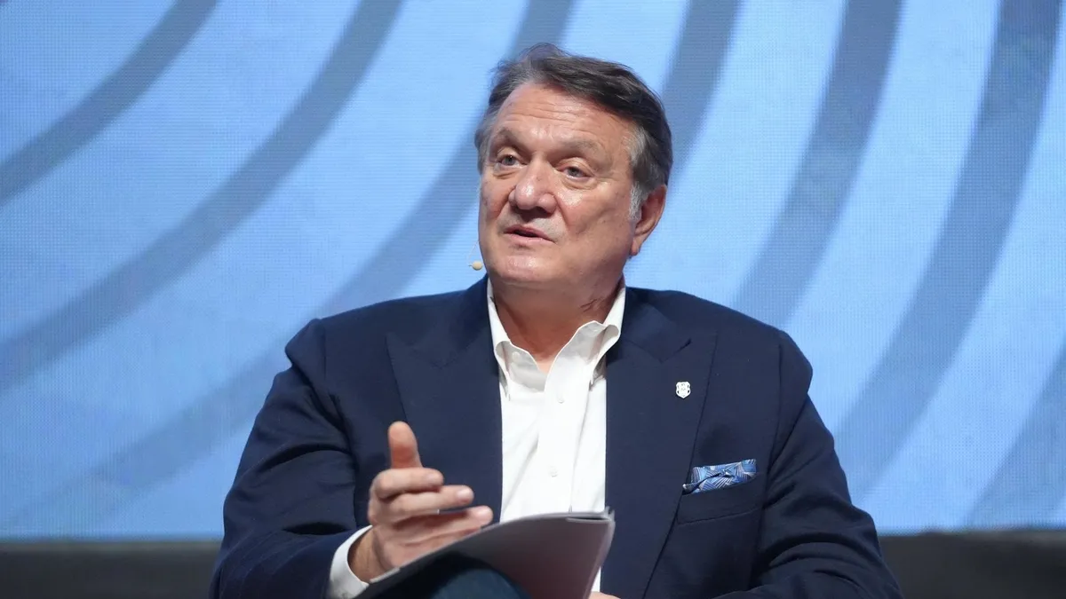 Beşiktaş Başkanı Hasan Arat kulüpteki tüm görevlerinden istifa etti!