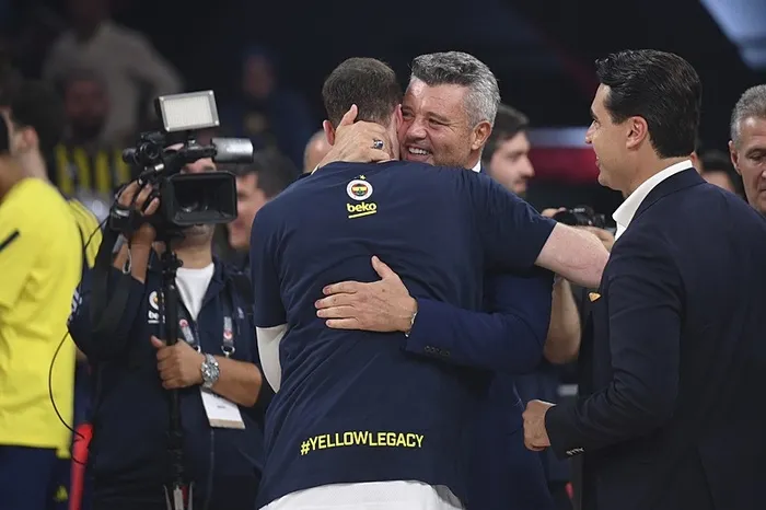 Fenerbahçe Beko 38. Erkekler Cumhurbaşkanlığı Kupası’nı kazandı! Sarı-lacivertliler 8. kez mutlu sona ulaştı