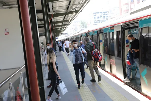Marmaray rekorunu tazeledi! Bir gün 616 bin 15 yolcuyu taşıdı