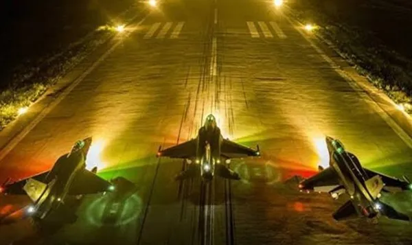 adalet-bakani-bekir-bozdagdan-pence-kilic-hava-harekati-hakkindaki-alcak-iftiraya-tepki-siviller-degil-hedefte-1669633304612.jpg Adalet Bakanı Bekir Bozdağ'dan Pençe Kılıç Hava Harekatı hakkındaki alçak iftiraya tepki! Siviller değil hedefte terör var - 3