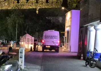 Ayağına ağırlık bağlayıp denize atladı: Acı son!