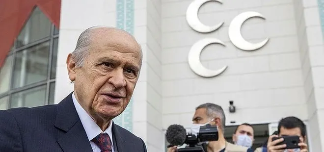 Devlet Bahçeli 15 Temmuz gecesi kurmaylarına ilk o emri vermiş!