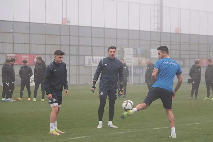 caykur-rizespor-teknik-direktoru-bulent-korkmaz-baska-caremiz-yok-1649342358613.jpg Çaykur Rizespor Teknik Direktörü Bülent Korkmaz: Başka çaremiz yok - 1