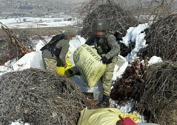 Diyarbakır'da tonla uyuşturucu ele geçirildi