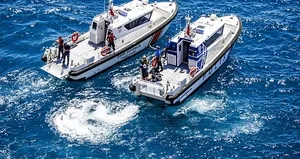 Su altına daldılar cesetle karşılaştılar