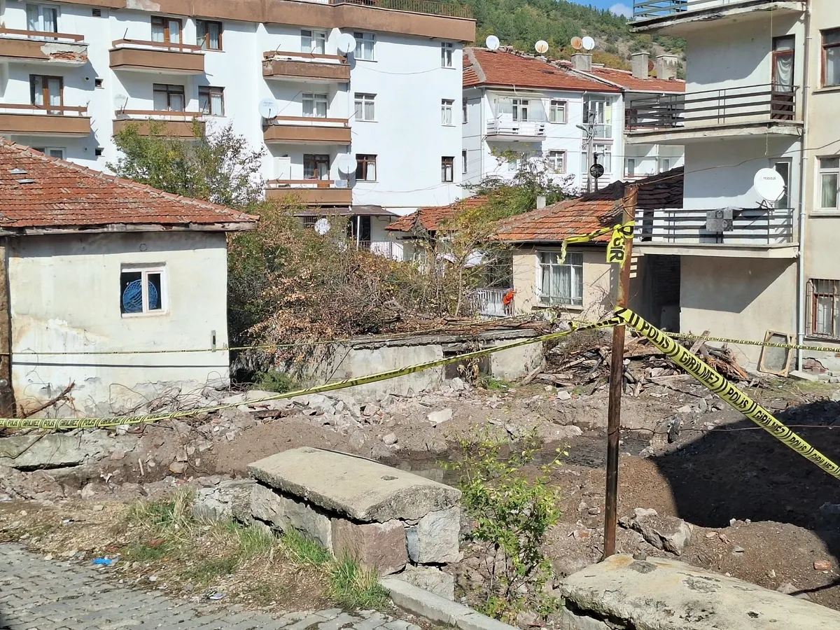 1792855386228.jpg Ankara'da kan donduran vahşet! 17 yıllık sır küllerin ve betonun altından çıktı - 1
