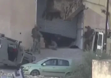 Terör devletinden kan donduran infaz! Teslim olan 2 Filistinliyi öldürüp cesetlere el koydular