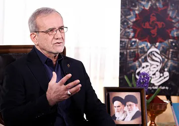 İran lideri Pezeşkiyan'dan ABD'li gazeteci Carlson'a flaş açıklamalar: İsrail bana suikast düzenledi ama başaramadı