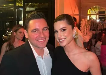 Ameliyatla 10 yaş gençleşti! Hacı Sabancı'nın kayınvalidesi 20'lik genç kızlara taş çıkarıyor!