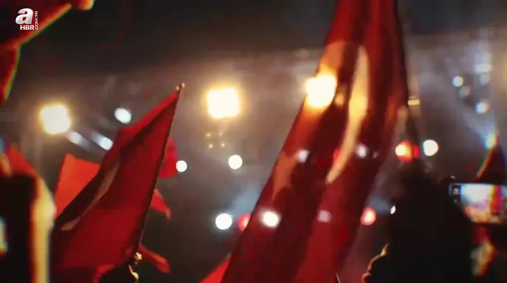 Sinan Akçıl'dan "Türkler Geliyor"