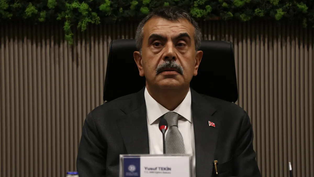 Bakan Tekin açıkladı: Ara tatil uygulaması, öğretmenlere kıyafet düzenlemesi ve Ruhban Okulu için yeni mesajlar