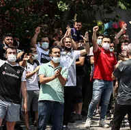 Beşiktaş’ta Sergen Yalçın depremi! Taraftar devreye girdi! Evinin önünde toplandılar